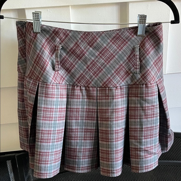 Dresses & Skirts - Vintage Plaid Pleated Mini Skirt in Wine &  Gray, School Girl, Preppy, Goth, Med